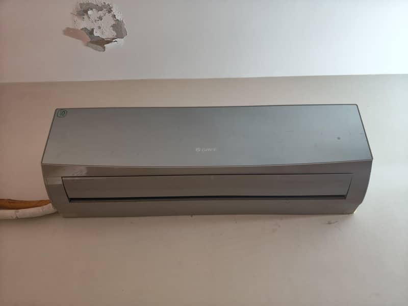 Gree 1.5 Ton AC DC invelter for Sale – Good Condition Home Used 1