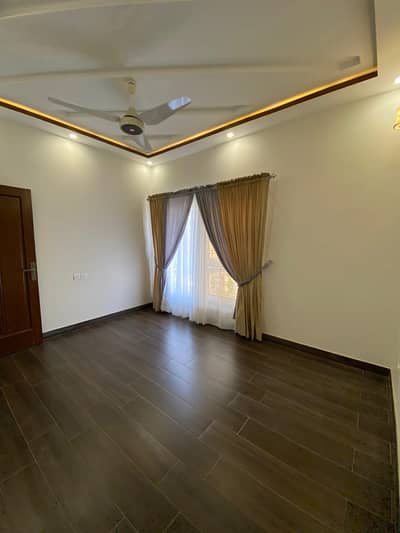 8 Marla Upper Portion For Rent In Ali Block Bahria Town Lahore