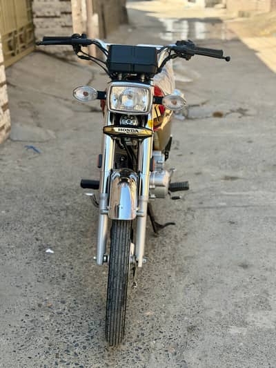 Honda 125 2025 Gold edition
