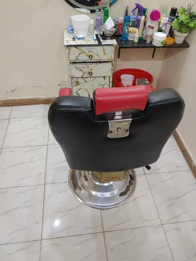 Stylish Salon Chair – Heavy Duty & Comfortable