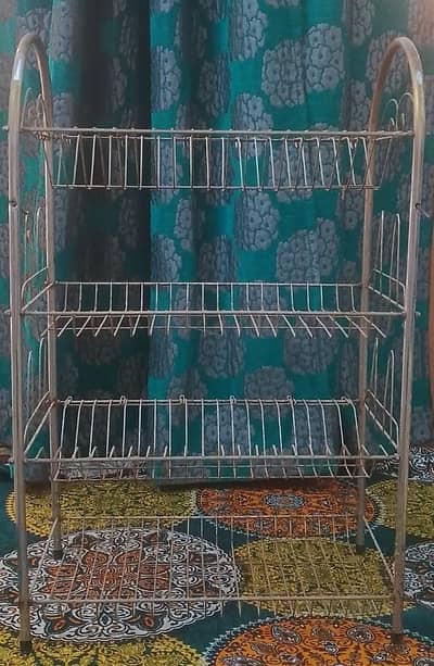 Crockery stand
