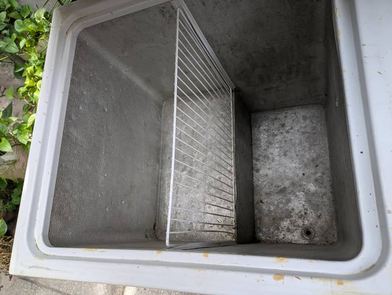 waves 2door deep freezer 1