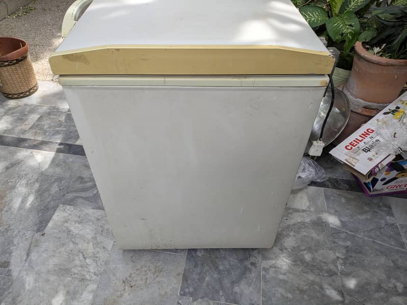 waves 2door deep freezer 3