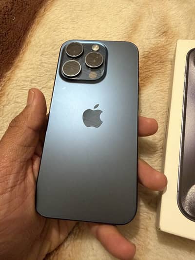 Iphone 15 Pro 256 GB 87 battery with Box