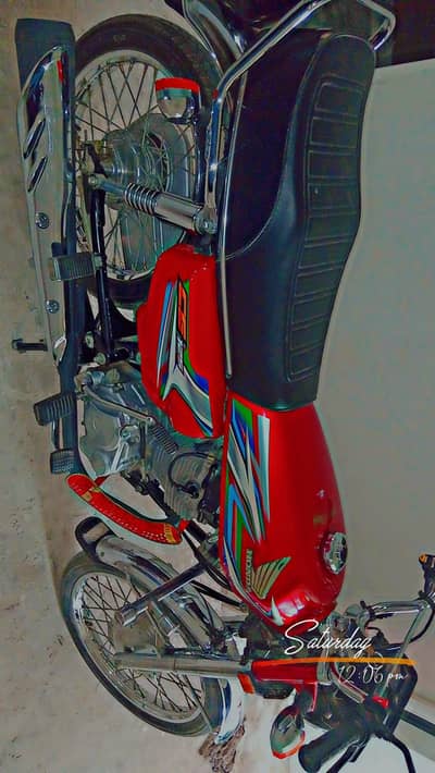 Honda 125 available in very good condition 