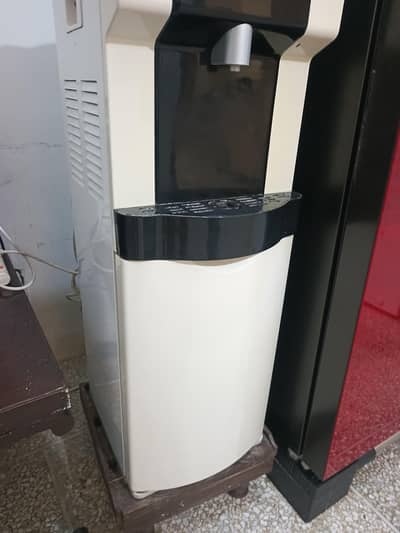 Homage Water Dispenser
