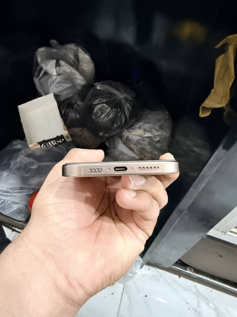 Iphone 16 pro max 1