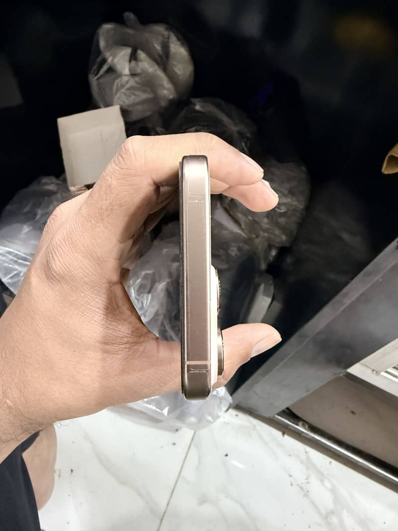 Iphone 16 pro max 2
