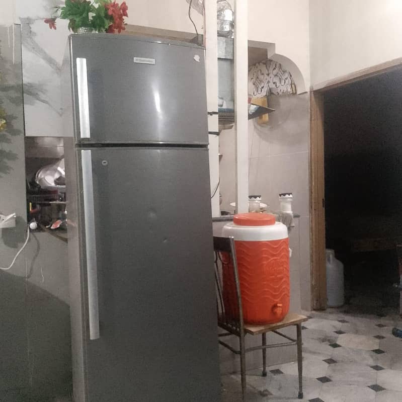 Electrolux medium refrigrater 1