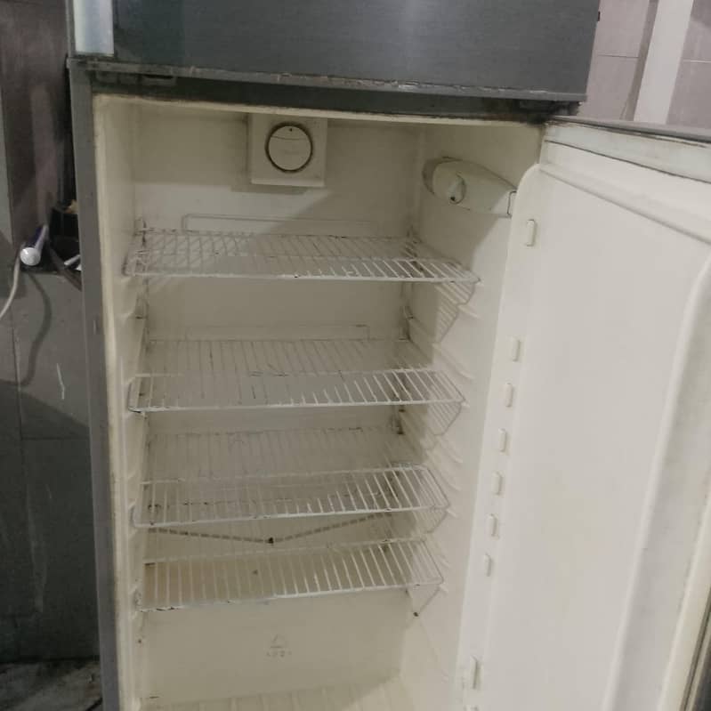 Electrolux medium refrigrater 2