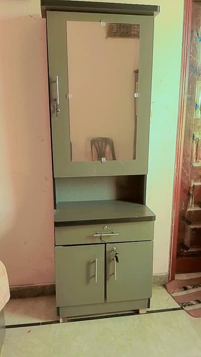 Dressing table