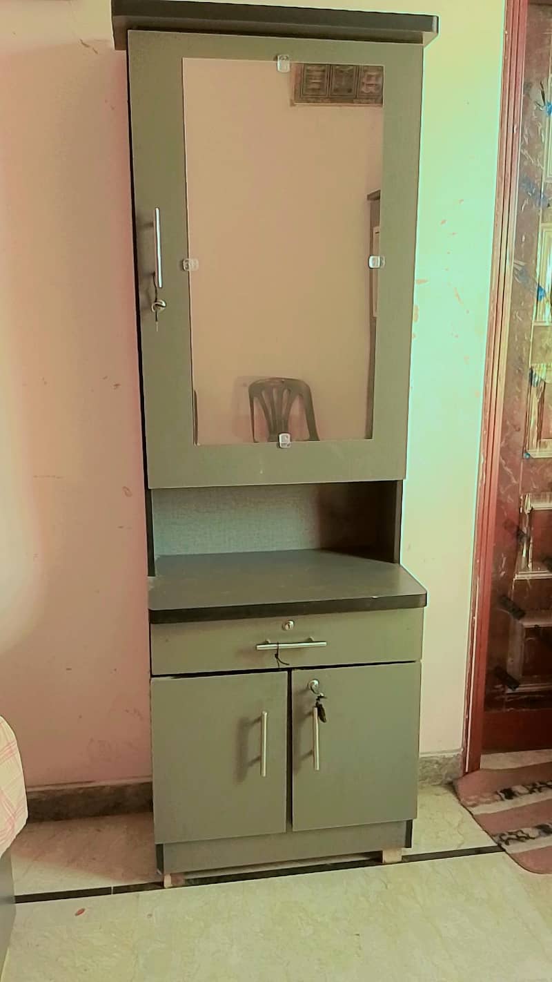 Dressing table 0