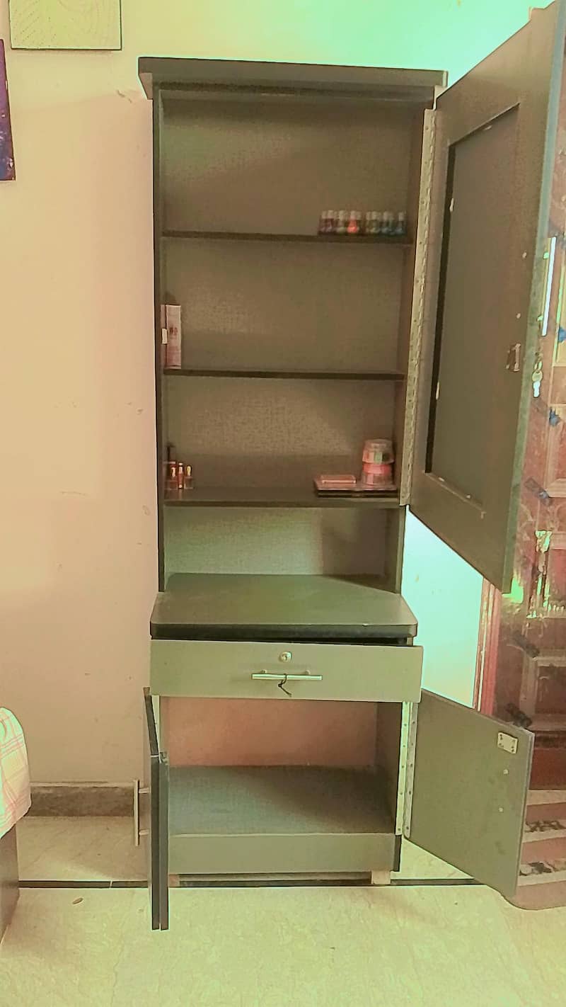 Dressing table 1