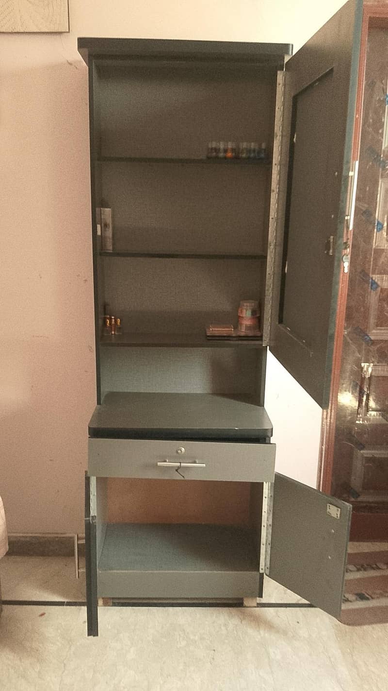 Dressing table 2