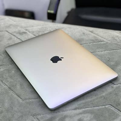 MacBook pro 2017 8/256 imported