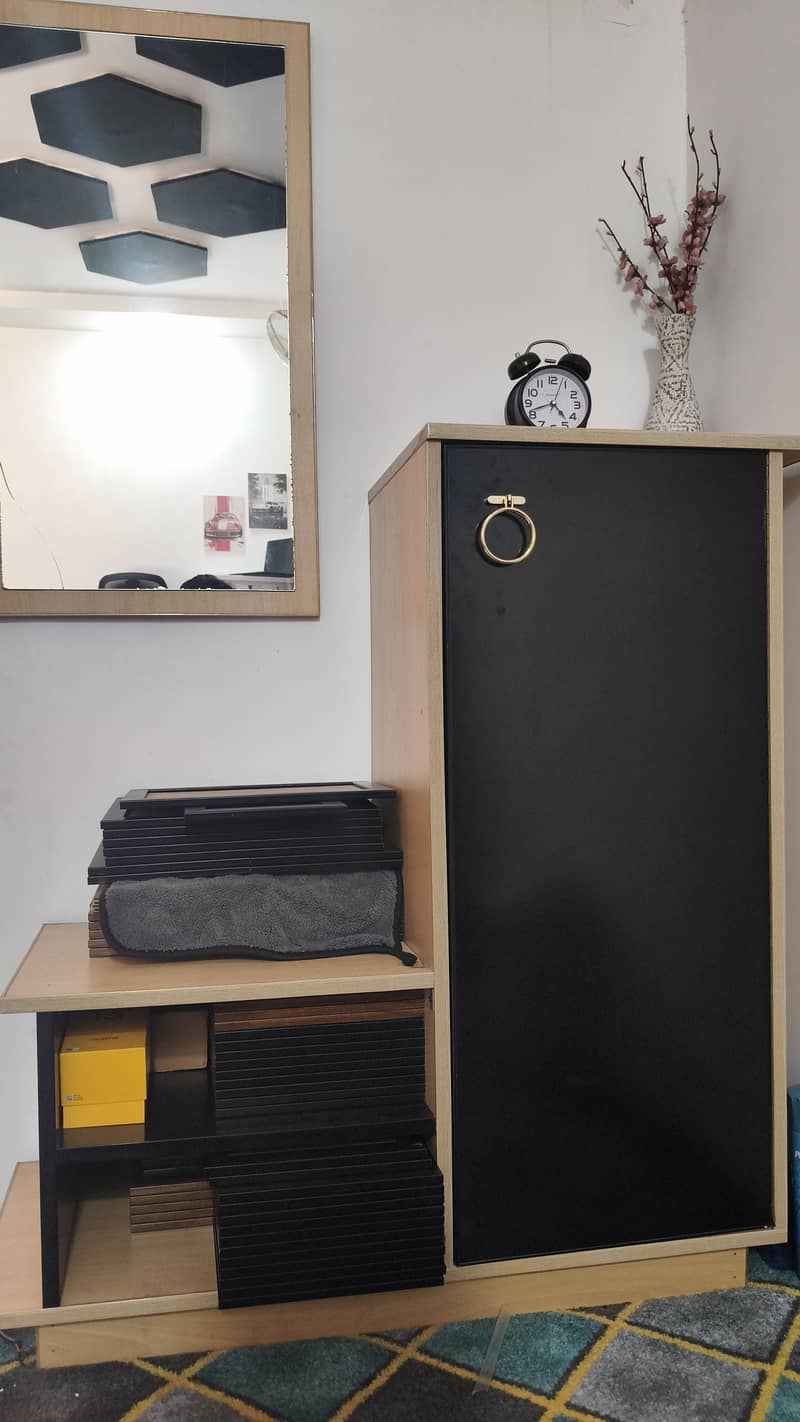 Dressing Table . Minimal style . 0