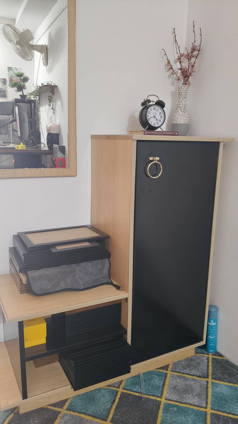Dressing Table . Minimal style . 1