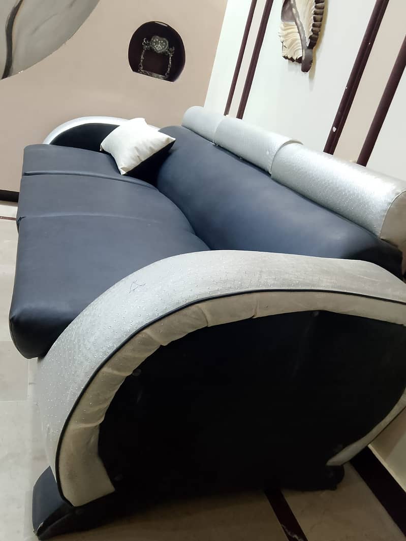 Sofa Set and Table 4