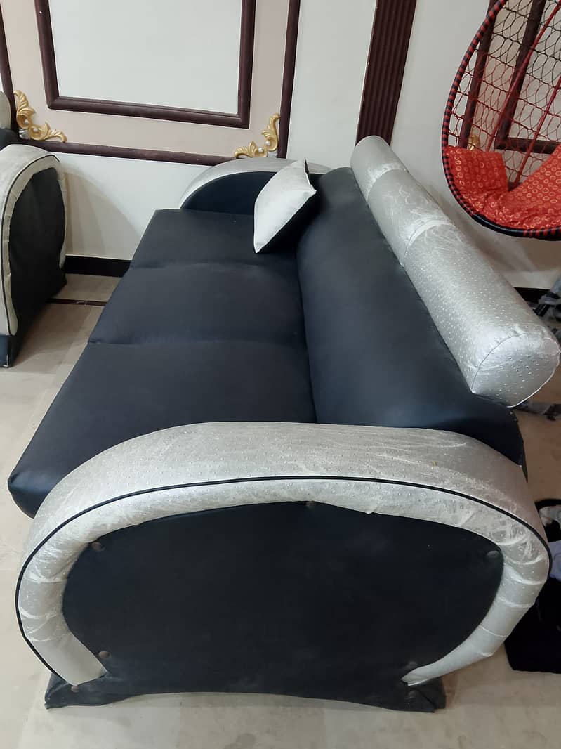 Sofa Set and Table 5