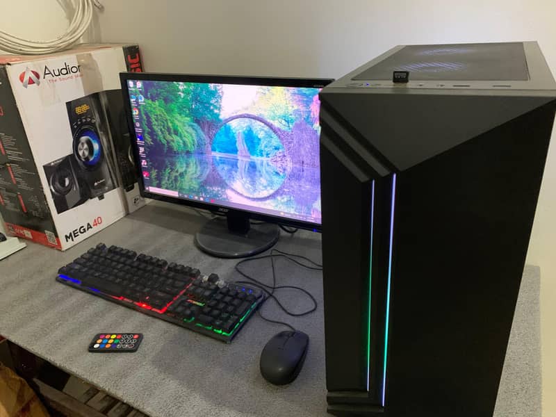 Gaming PC with all setup read description 15