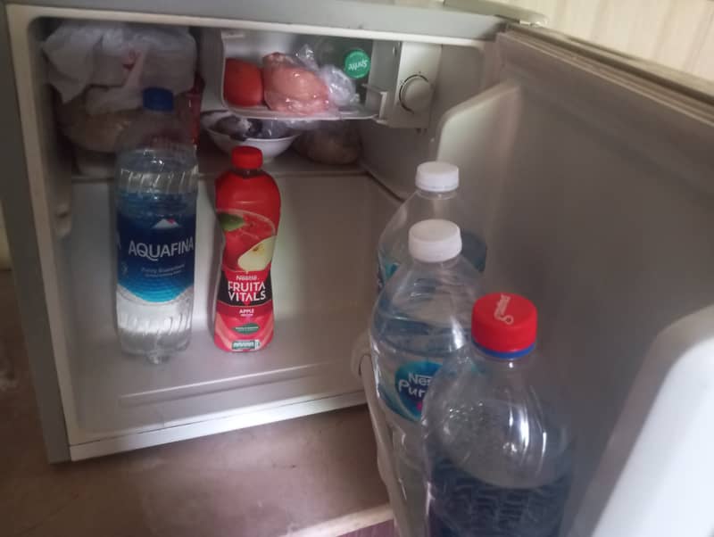 Mini Fridge 1