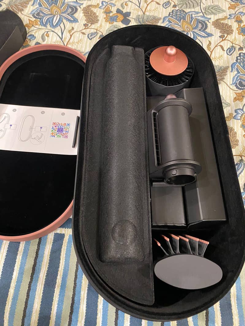 dyson airwrap machine 4