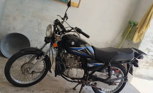 Suzuki motorbike 150 GS urgent for sale