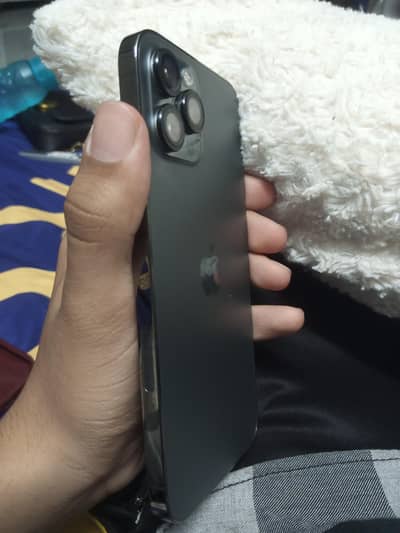 iphone 12 pro max in lush condition