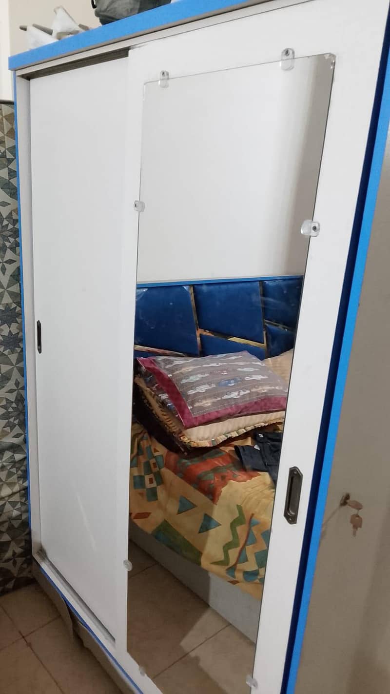 bed and wardrobe 4