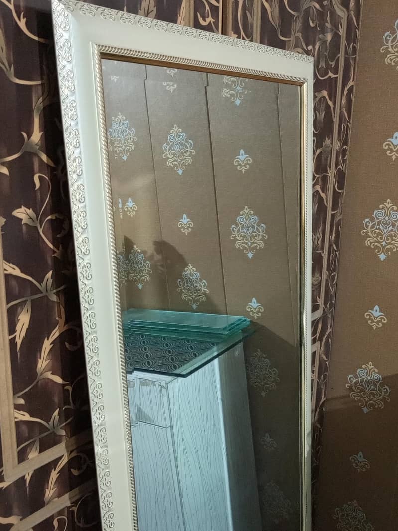 Looking Mirror 0