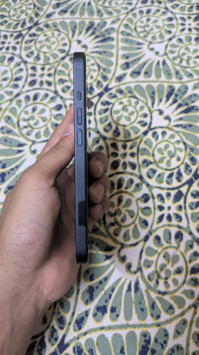 iPhone 13 0