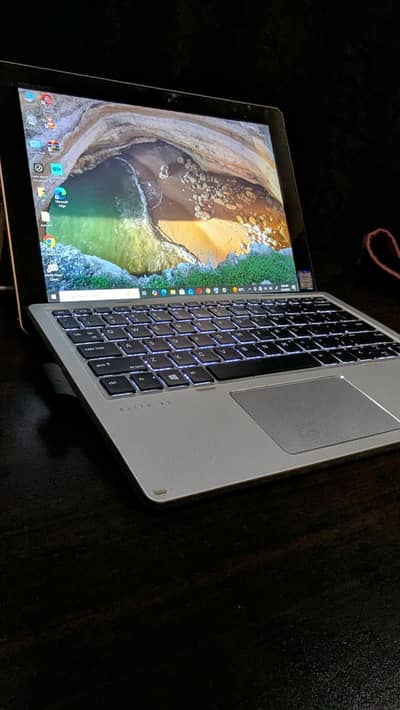 hp i5, 6th generation elitebook 8/256 tablet+laptop