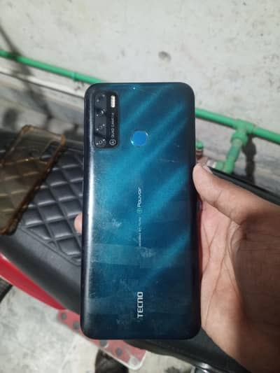 Tecno pouvoir 4