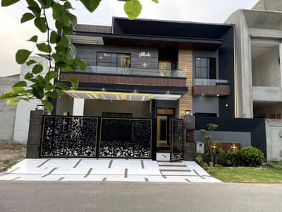 10 Marla Fully Furnished House Lush Condition Availalbe For Rent In Sector E Bahria Town Lahore