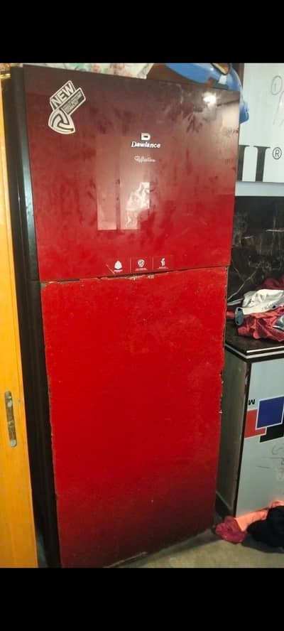 Dawlance full size fridge only glass brake 100% working condition