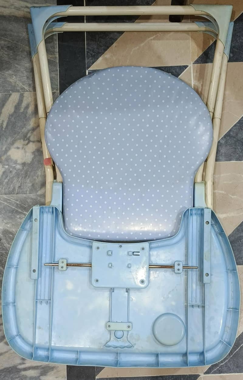High Chair 0
