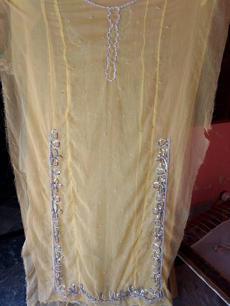 ہاتھ کی کڑھائی والے لیڈیز ڈریس 5