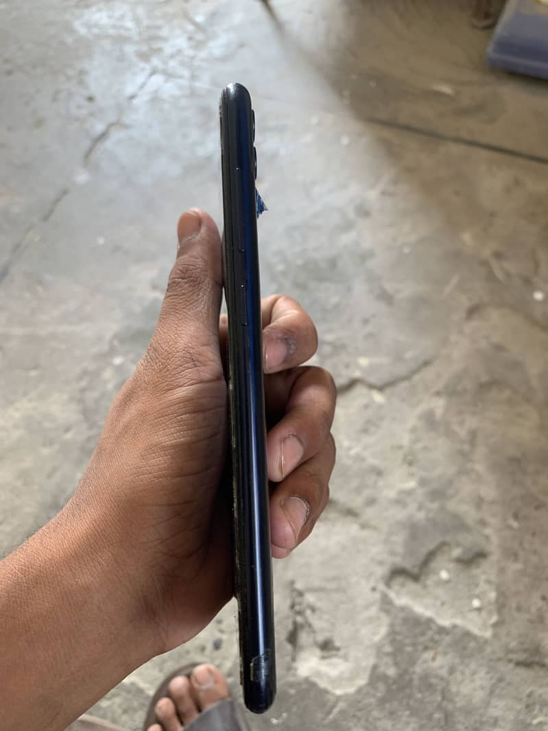 Honor 8c 4