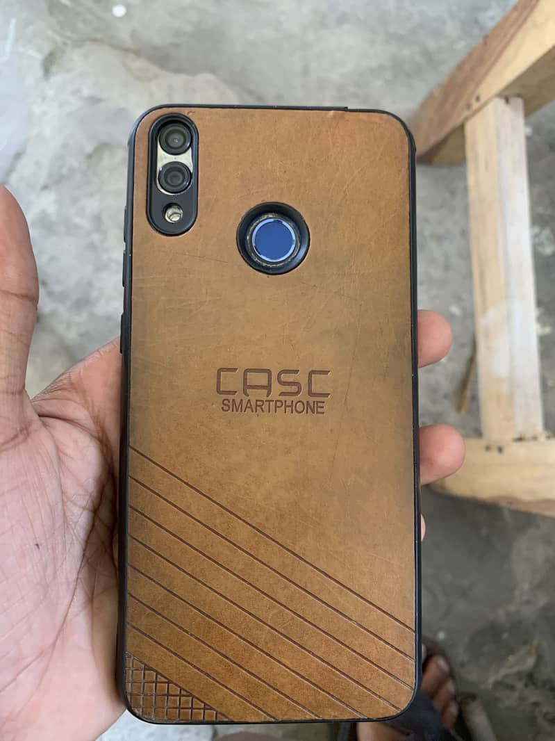 Honor 8c 6