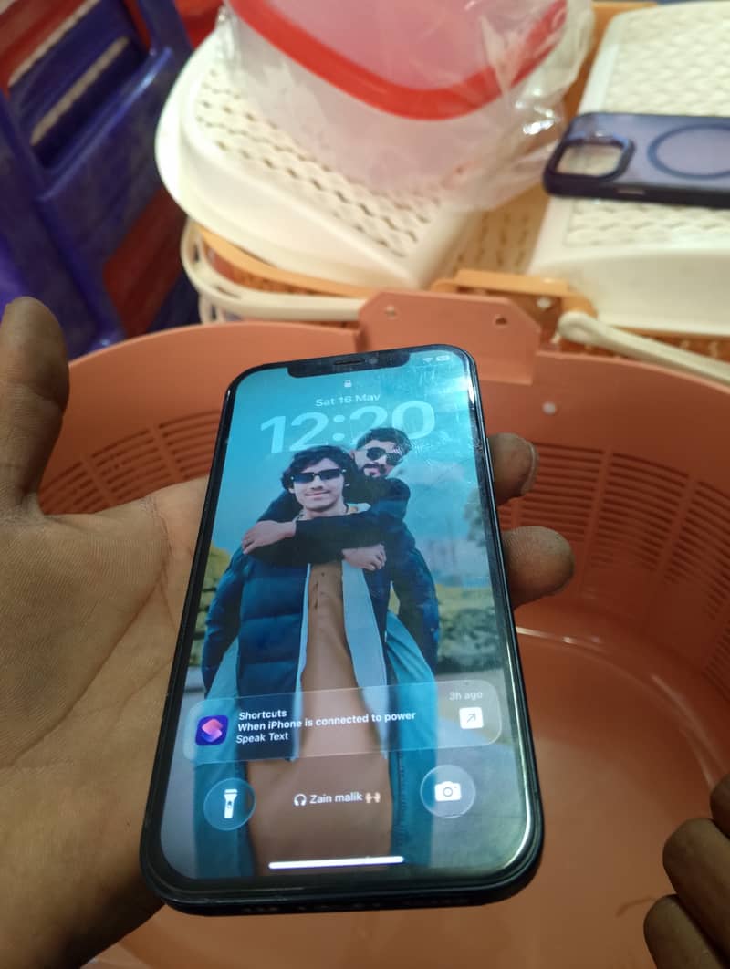 Apple iPhone 12 3