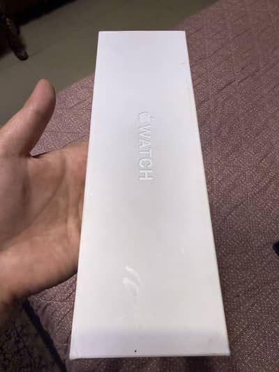 Apple 11 series (box open)