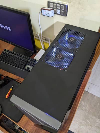 Tower PC with LCD - i5 3rd - GTX 1050 - 16GB RAM