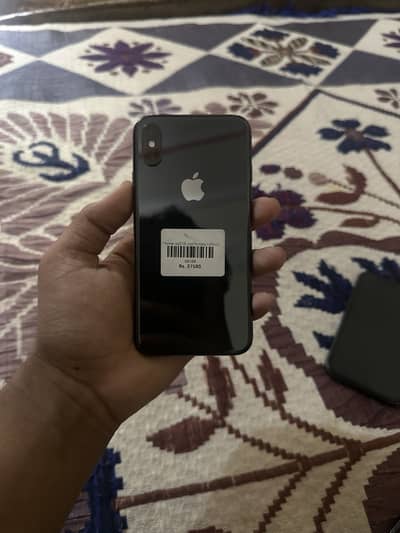 I phone xs  factory unlock health 92 condition 10/10