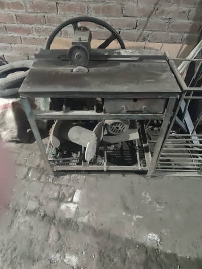 Shutter gate machine
