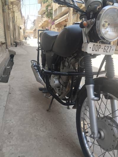 Suzuki GS 150 2023