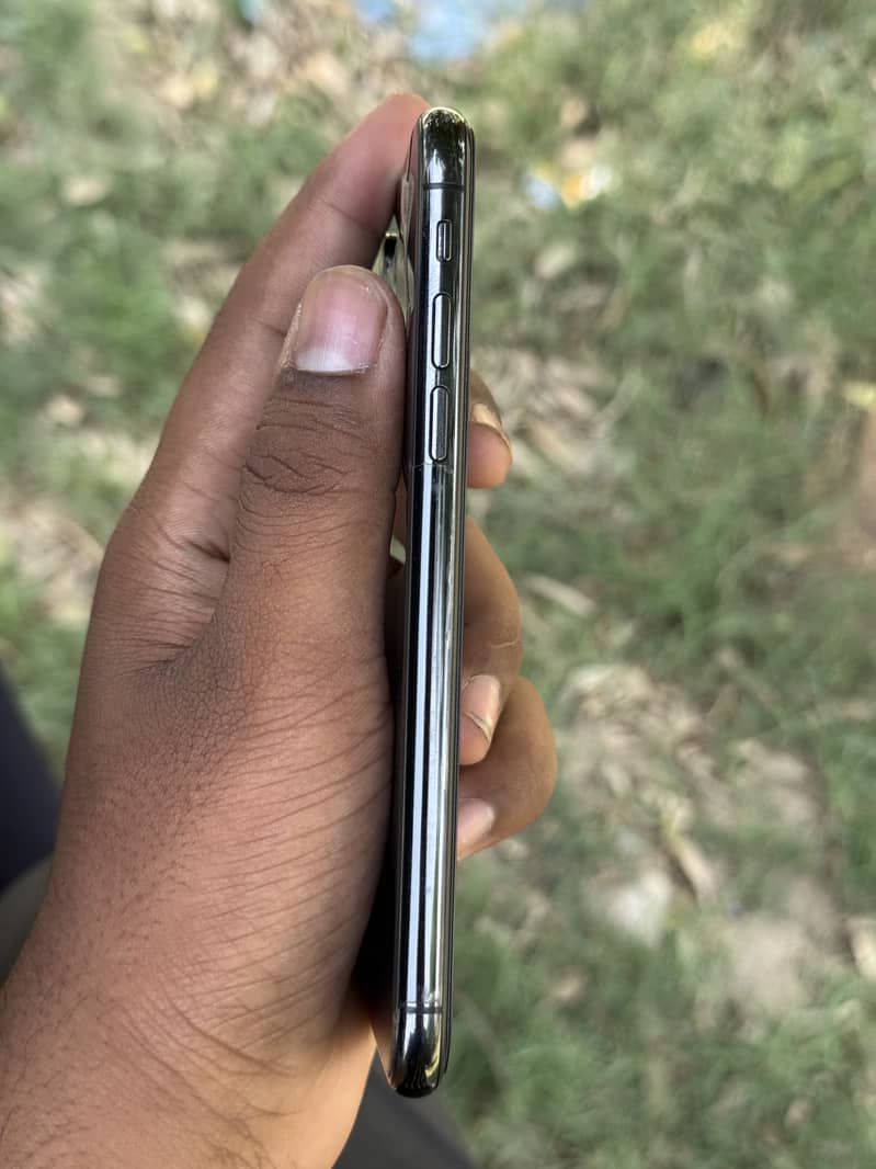 I phone x 64 3