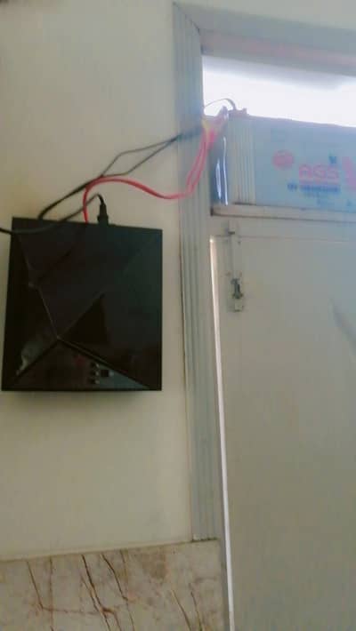 ups with Ags battery. 1 year used quality 10 by 10