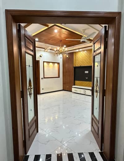 10 Marla brand new lower portion available for rent Overseas B block bahria town Lahore