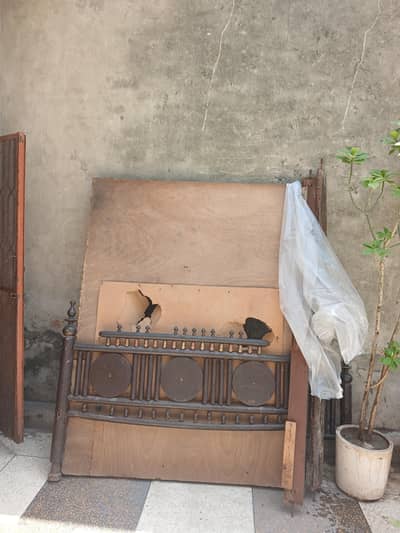 want sale bed on urgent basis