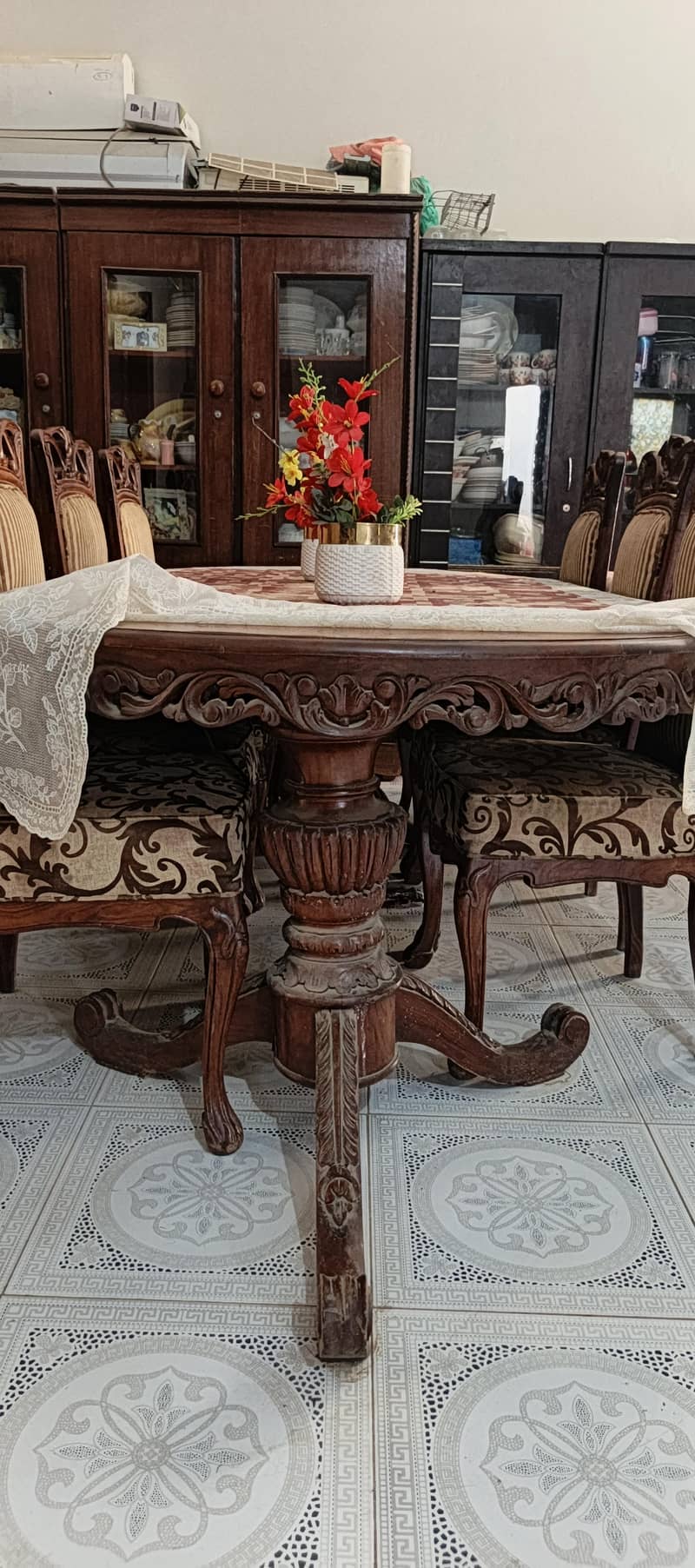dining tabil 3